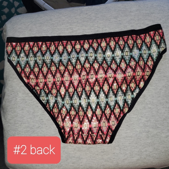 3 panty bundled Victoria's secret size med and lg - Picture 7 of 13